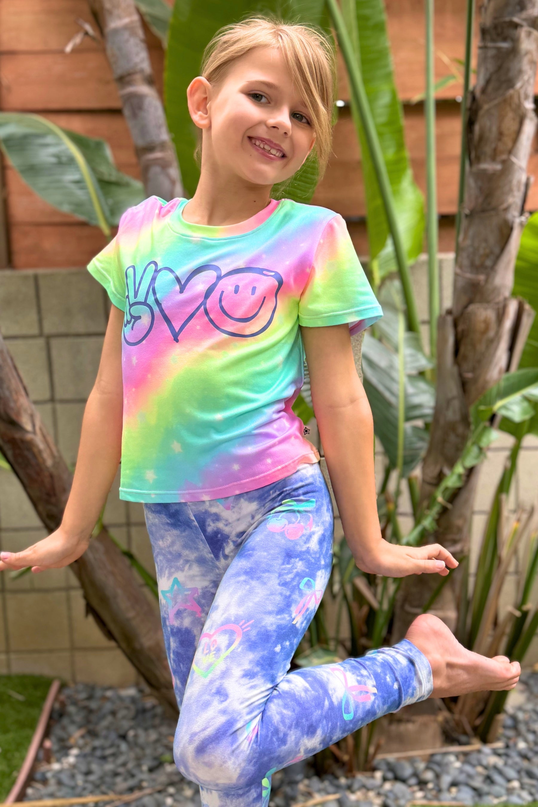 Simply Soft Easy Tee - Rainbow Star Peace Love - NEW!