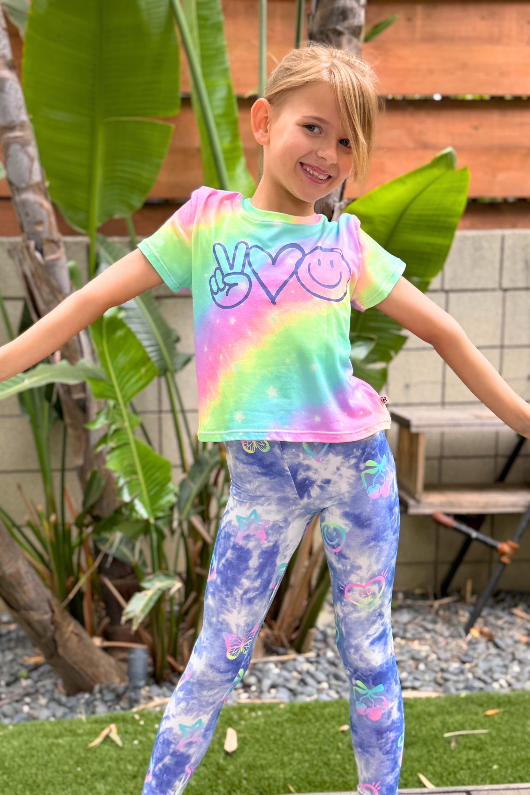 Simply Soft Easy Tee - Rainbow Star Peace Love - NEW!